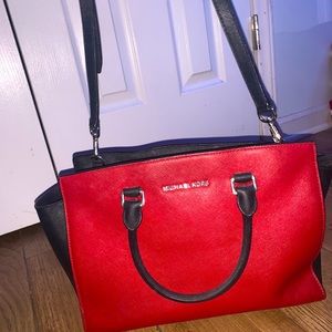 Micheal kors red purse ILL NEGOTIATE ON PRICES